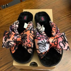 UGG Lushette Pop Graffiti Puffer Slipper Size 7